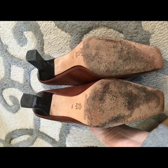 Shoes - Picture 4 of 4